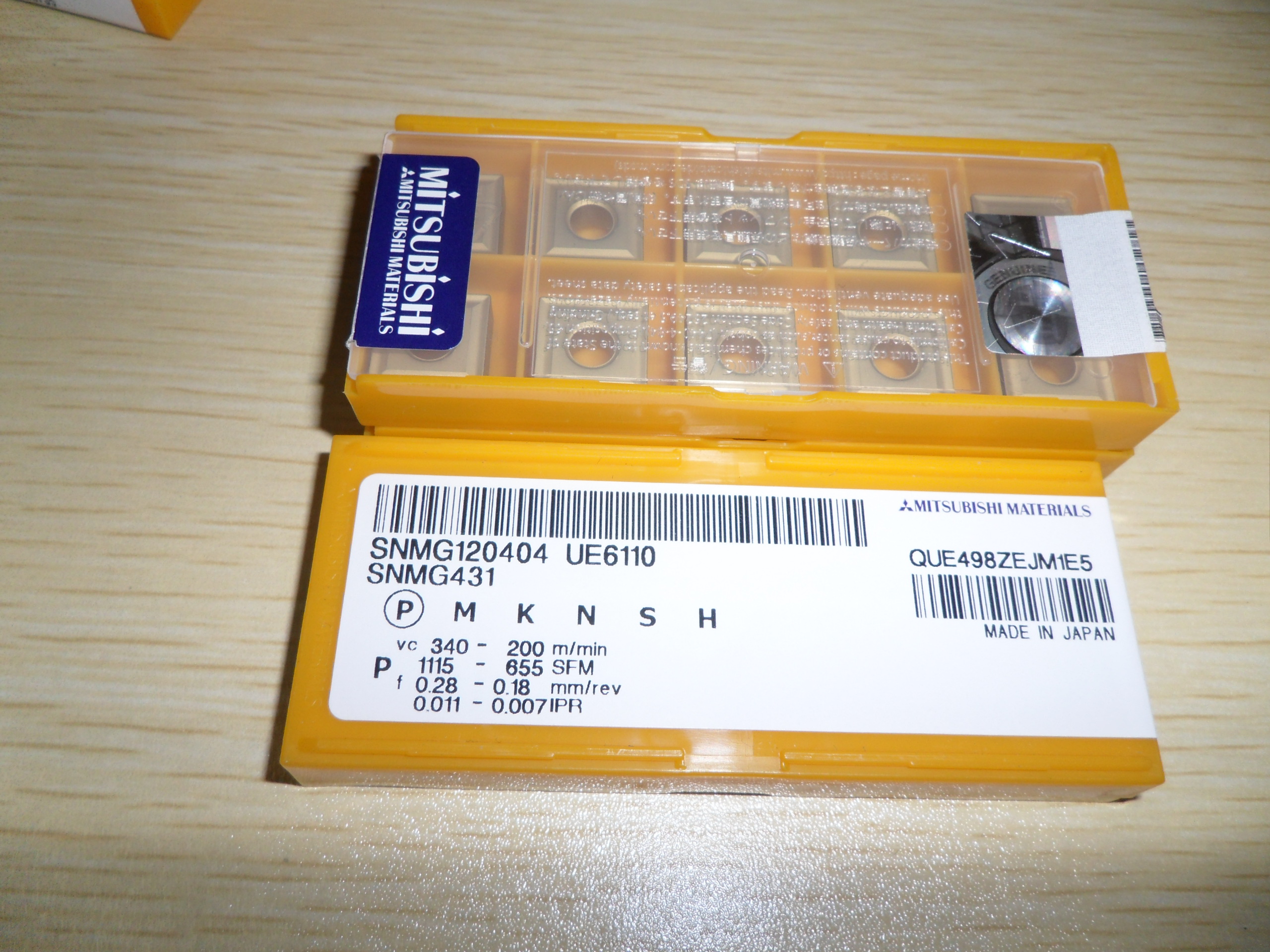 三菱マテリアル チップ (10個入り) SNMG120404-LM MP7035 (旋削用インサート) SNMG120404-HTI10 | 三菱マテリアル・SNMG・四角形・ネガ・穴有・旋削